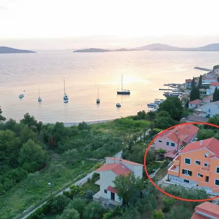 Apartment Njoko - Sea View & Private Parking *