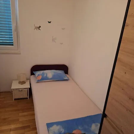 Apartment Njoko - Sea View & Private Parking