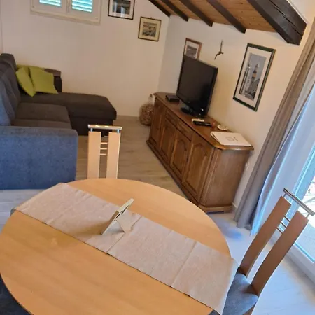 Apartment Njoko - Sea View & Private Parking