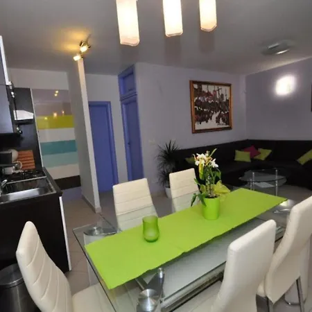 Apartment Njoko - Sea View & Private Parking