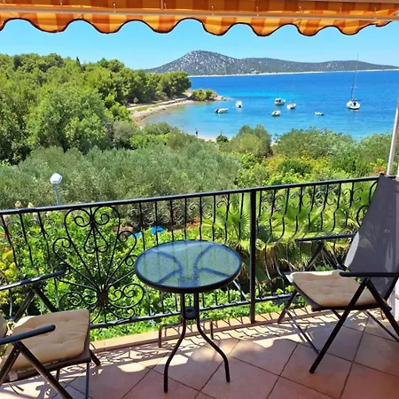Apartment Njoko - Sea View & Private Parking