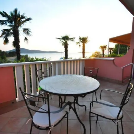 Apartment Njoko - Sea View & Private Parking *