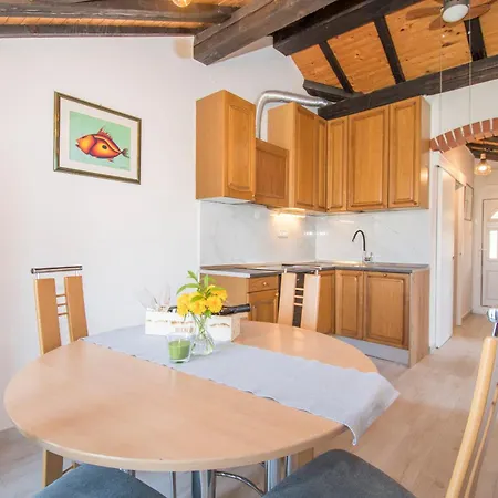 Njoko - Sea View & Private Parking Apartment