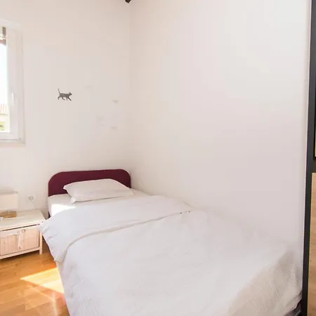 Apartment Njoko - Sea View & Private Parking *