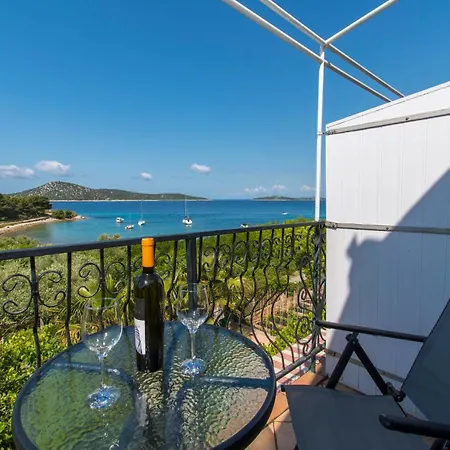 Apartment Njoko - Sea View & Private Parking Prvic Sepurine