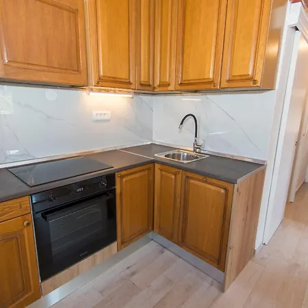Apartment Njoko - Sea View & Private Parking