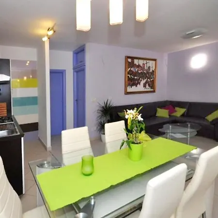 Njoko פרוויץ' שפורינה