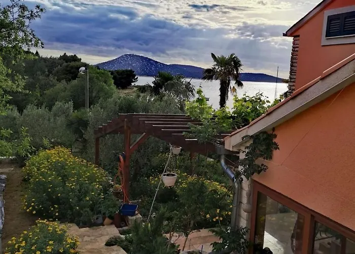 דירה Njoko פרוויץ' שפורינה