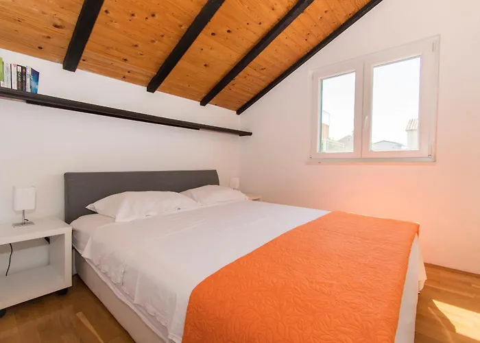 דירה Njoko פרוויץ' שפורינה