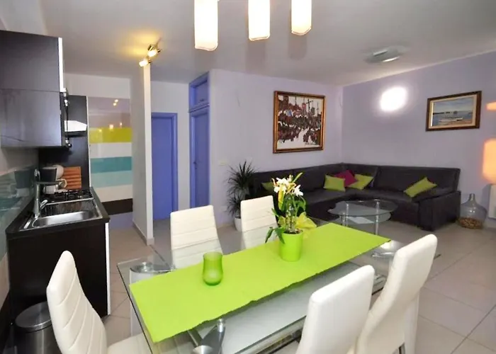 Njoko פרוויץ' שפורינה